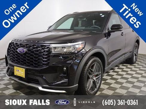 Certified 2025 Ford Explorer ST-Line w/ Premium Package AWD/4WD image 1