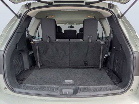 Used 2018 Nissan Pathfinder SV FWD image 12