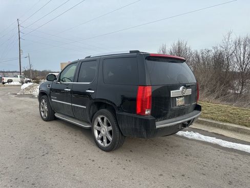 Used 2007 Cadillac Escalade AWD w/ Information Package image 4