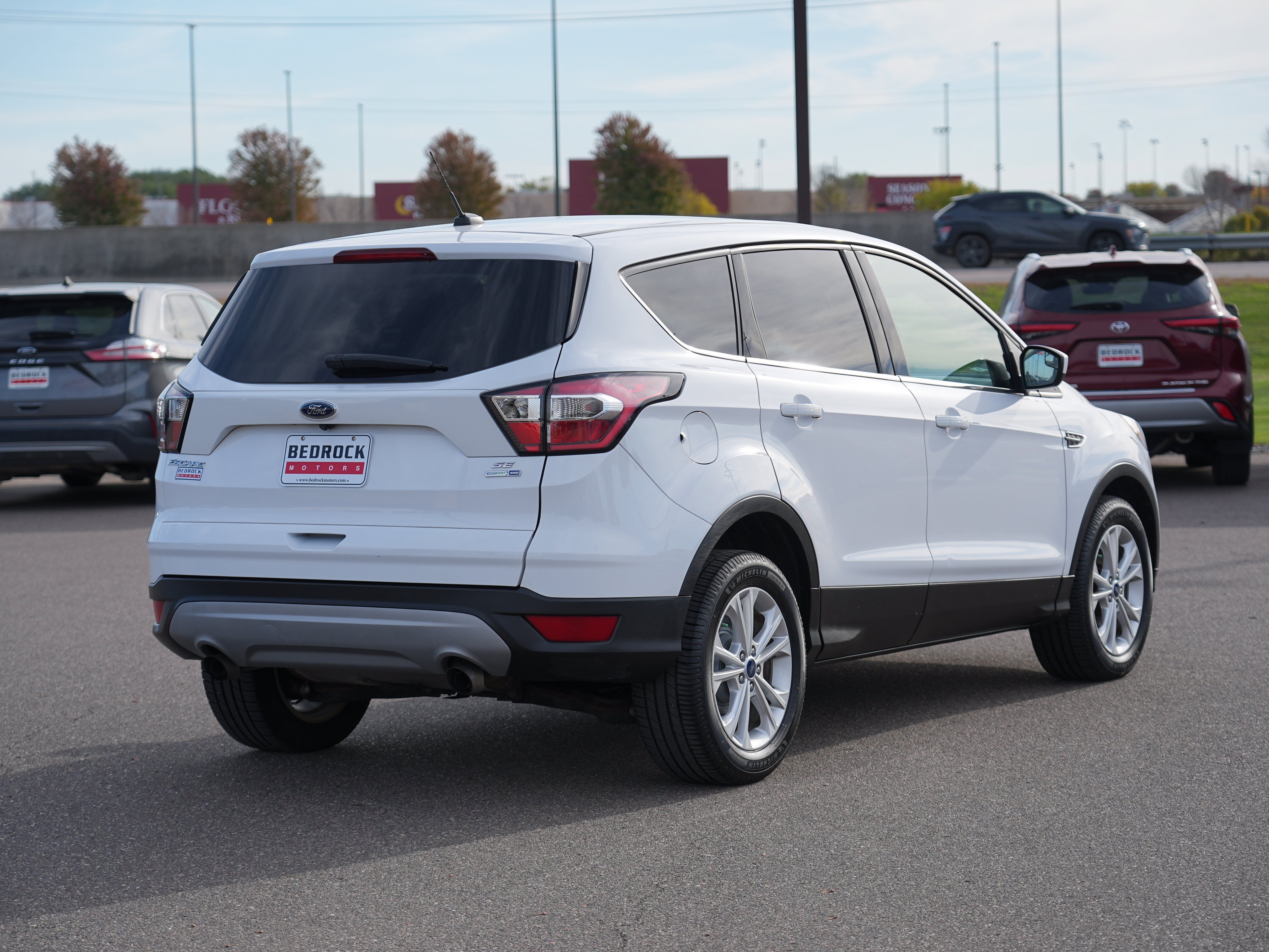 Used 2017 Ford Escape SE AWD/4WD image 3