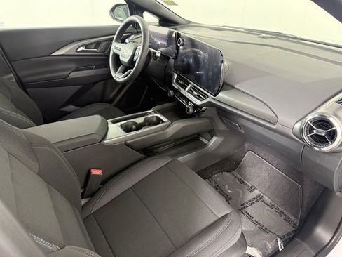 New 2026 Chevrolet Equinox EV LT image 15