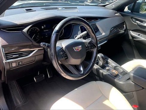 Used 2019 Cadillac XT4 Sport w/ Driver Awareness Package FWD image 15