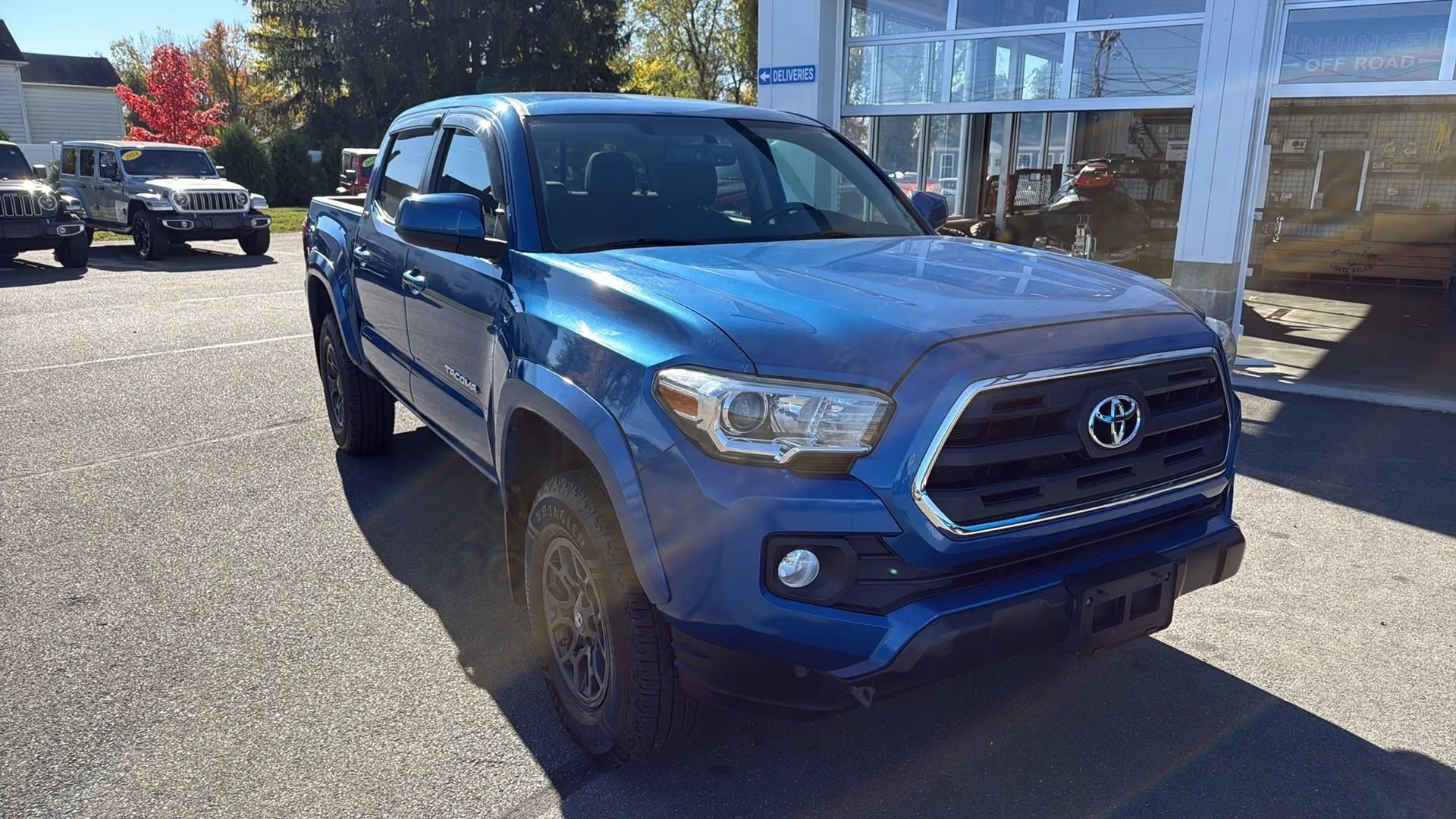 Used 2017 Toyota Tacoma SR5 w/ Tow Package AWD/4WD image 19