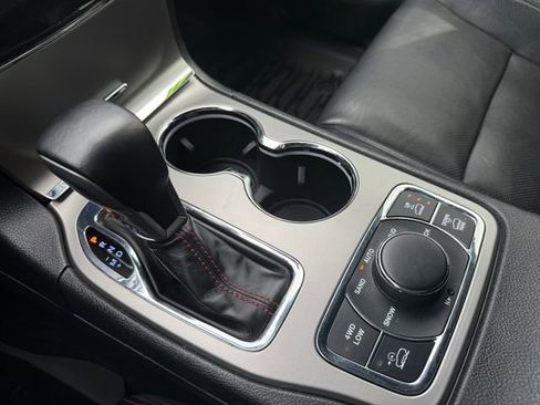 Used 2021 Jeep Grand Cherokee Trailhawk w/ Trailhawk Luxury Group AWD/4WD image 14