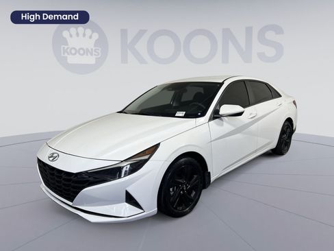 Used 2023 Hyundai Elantra SEL FWD image 1