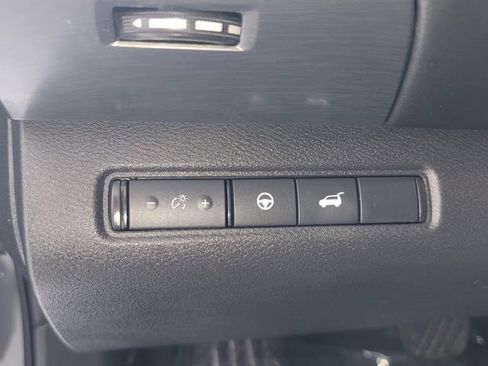Used 2024 Nissan Pathfinder SL AWD/4WD image 30