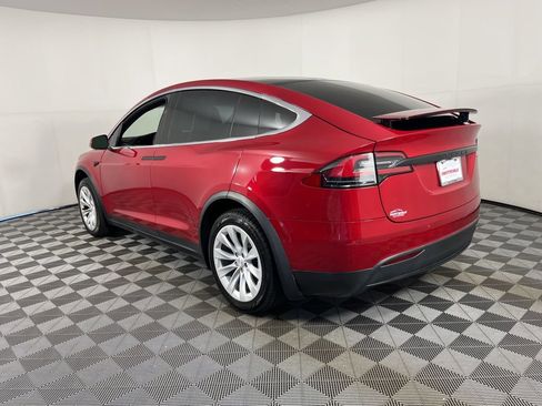 Used 2019 Tesla Model X Long Range image 3