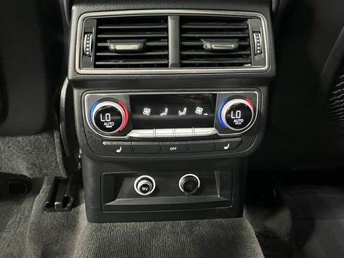 Used 2018 Audi Q7 3.0T Prestige w/ Prestige Package AWD/4WD image 19