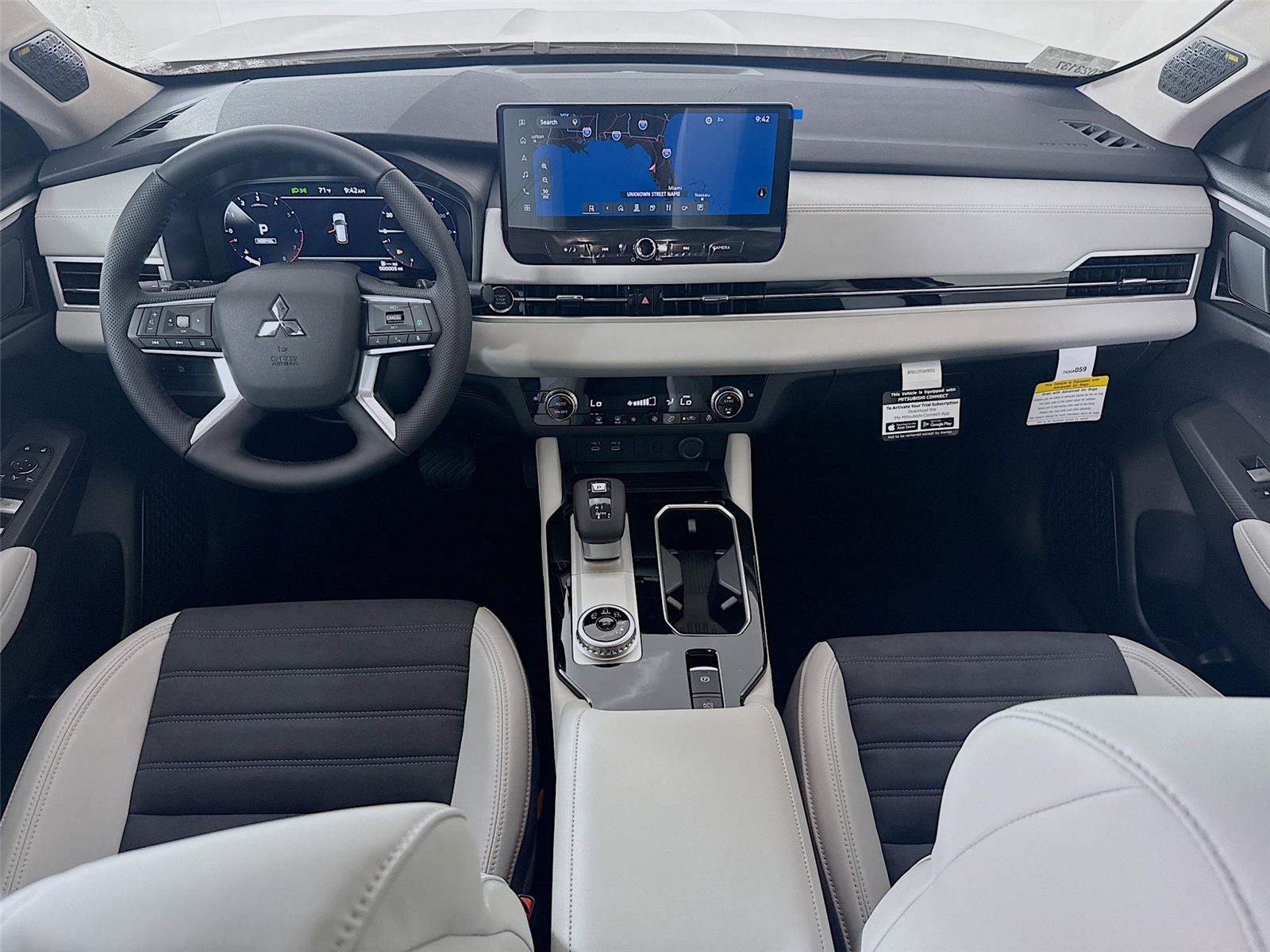 New 2026 Mitsubishi Outlander SE FWD image 3