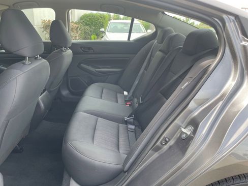 Used 2025 Nissan Altima 2.5 SV image 27