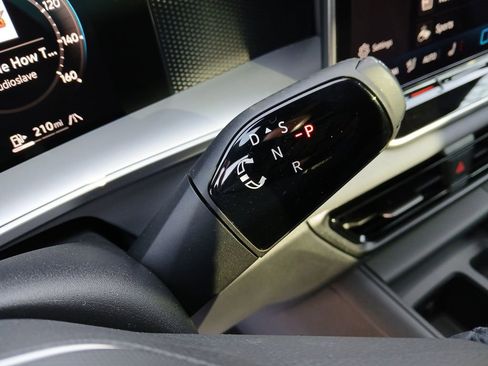 New 2026 Volkswagen Tiguan SE R-Line image 23