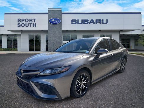 Used 2024 Toyota Camry SE image 8