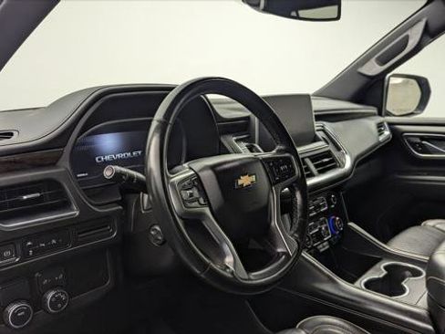 Used 2023 Chevrolet Suburban Premier image 23