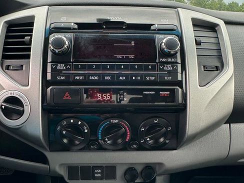 Used 2012 Toyota Tacoma 4x4 Double Cab w/ SR5 Pkg image 28