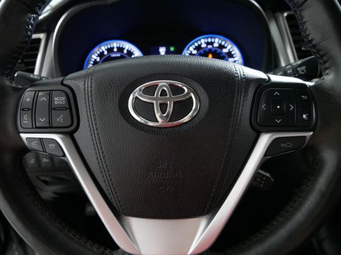 Used 2015 Toyota Highlander Limited Platinum image 25