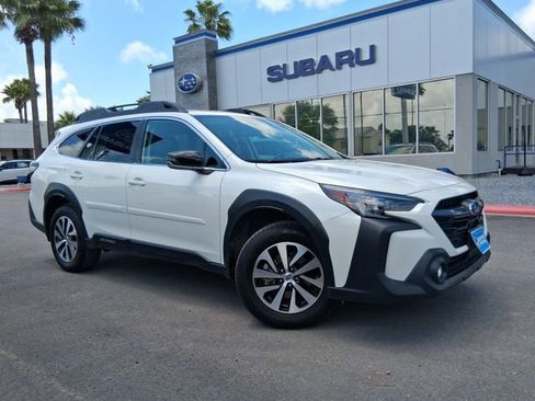 Used 2025 Subaru Outback Premium AWD/4WD image 1