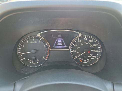 Used 2019 Nissan Pathfinder SV FWD image 34