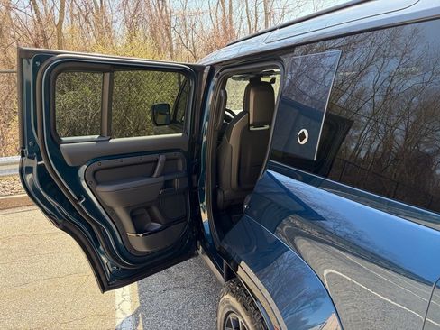 New 2026 Land Rover Defender 110 AWD/4WD image 12