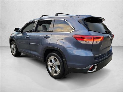Used 2018 Toyota Highlander Limited image 7