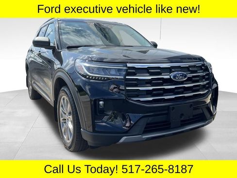 Used 2025 Ford Explorer Active w/ Active Comfort Package image 1