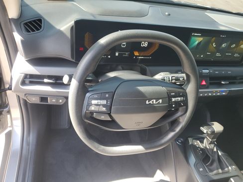 Used 2025 Kia K4 FWD image 15