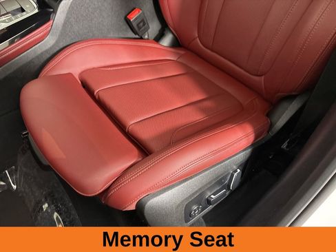 Used 2025 BMW X4 xDrive30i image 14