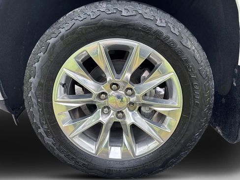 Used 2020 Chevrolet Silverado 1500 LTZ w/ LTZ Premium Package AWD/4WD image 10
