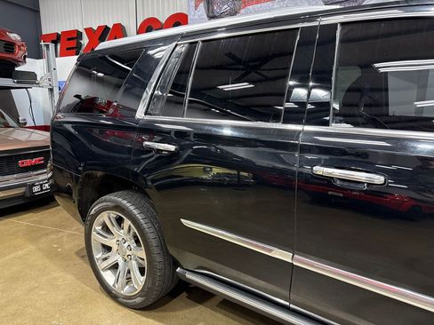Used 2015 Cadillac Escalade Premium RWD image 33