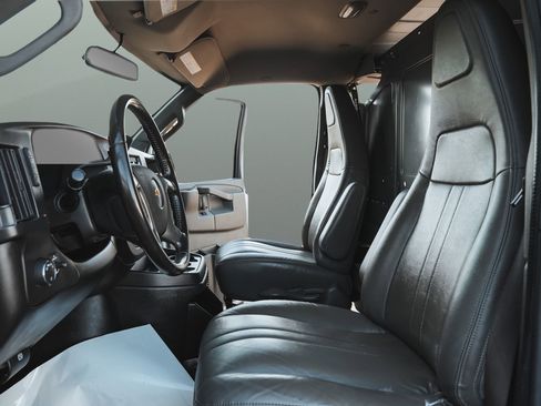 Used 2016 Chevrolet Express 3500 Extended RWD image 13