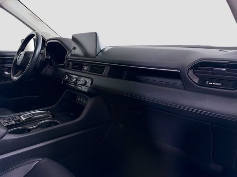 Used 2024 Honda Pilot Touring image 32