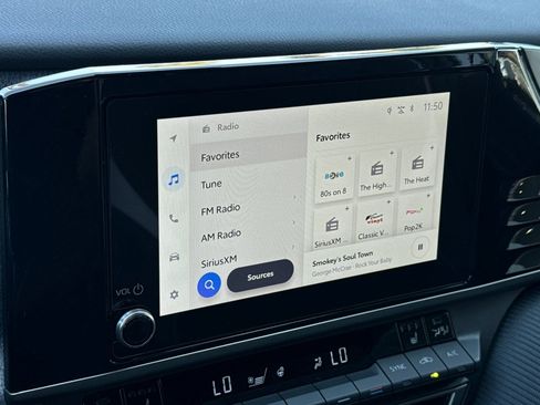 New 2026 Toyota Camry Hybrid FWD image 19