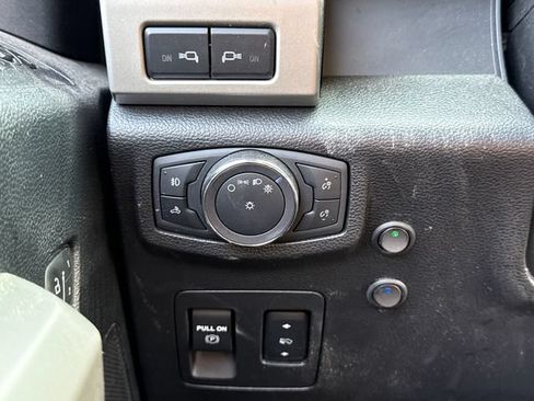 Used 2018 Ford F150 Lariat w/ Equipment Group 502A Luxury AWD/4WD image 34