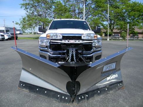Used 2024 RAM 2500 Tradesman w/ Chrome Appearance Group AWD/4WD image 7