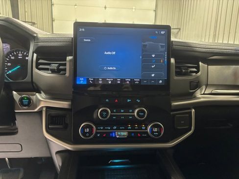 Used 2024 Ford Expedition XLT image 19