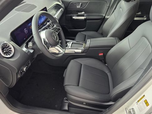 New 2026 Mercedes-Benz GLB 250 image 6
