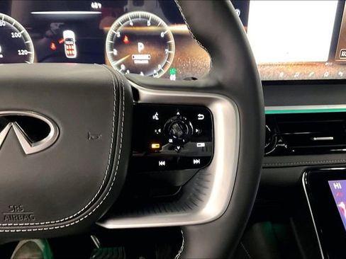 Used 2025 INFINITI QX80 Sensory image 28