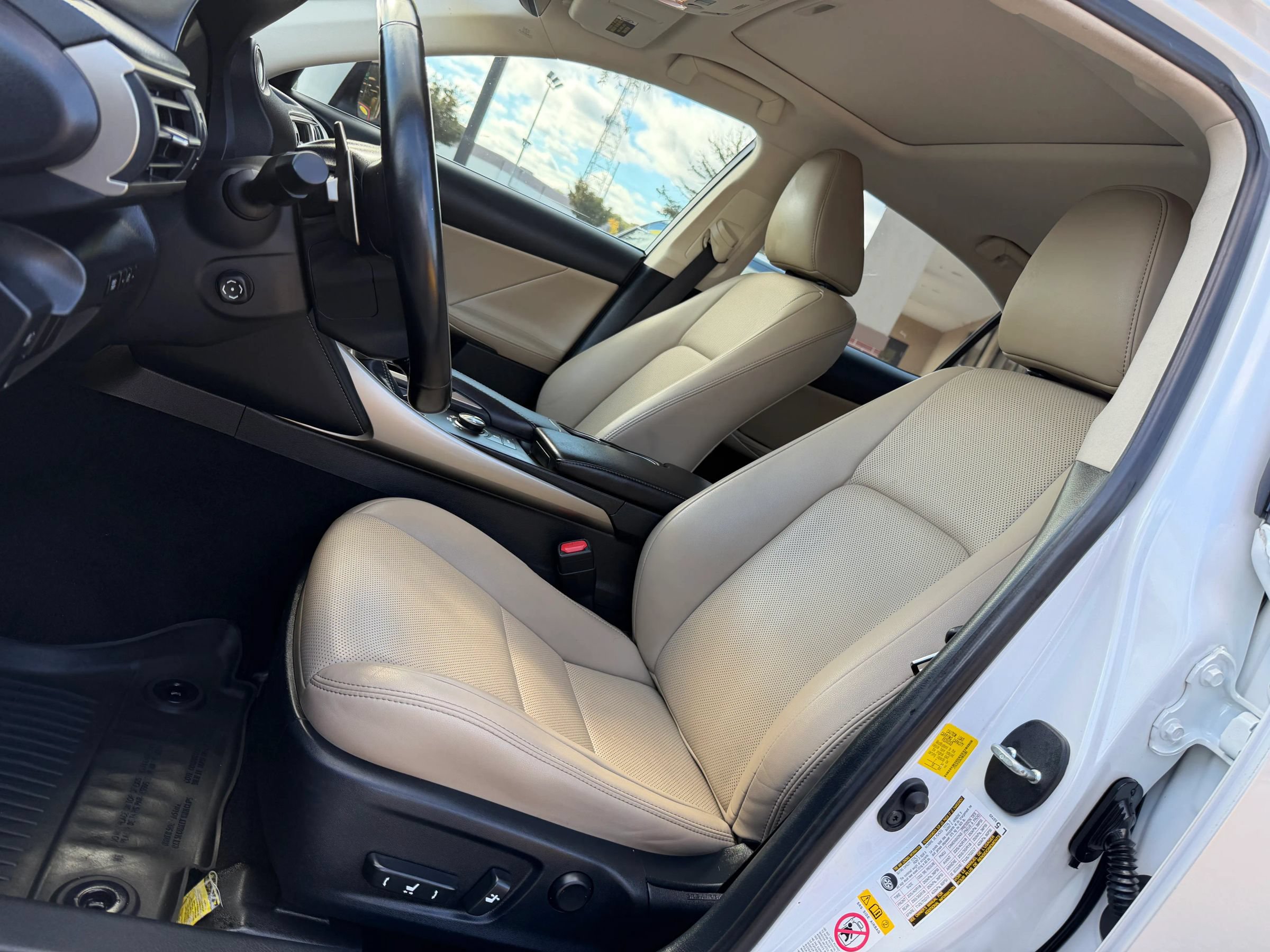 Used 2018 Lexus IS 300 AWD w/ Comfort Package image 16