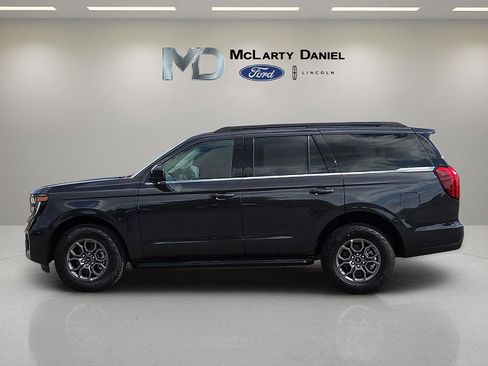 New 2025 Ford Expedition Active image 3