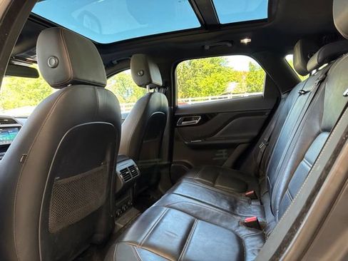 Used 2017 Jaguar F-PACE Prestige AWD/4WD image 11