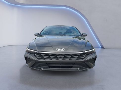 Used 2024 Hyundai Elantra SEL FWD image 9