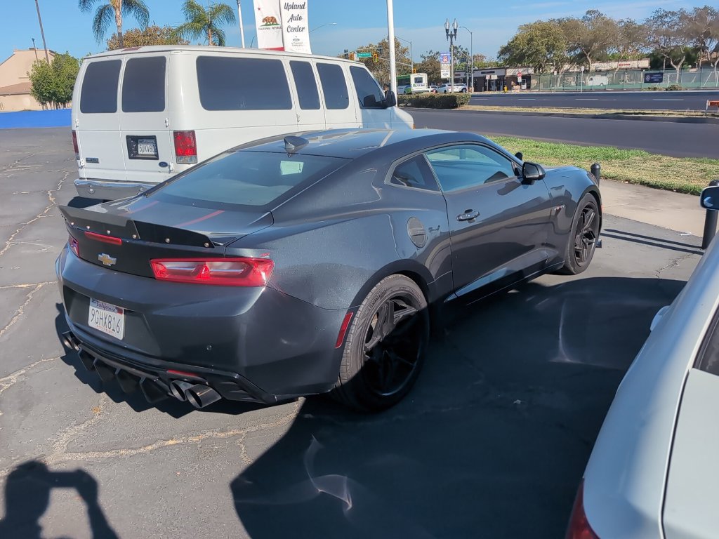 Used 2017 Chevrolet Camaro LT RWD image 4