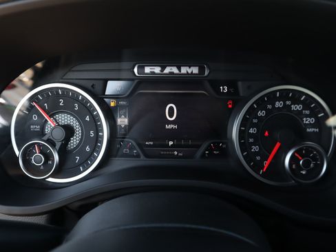 New 2026 RAM 1500 4x4 Crew Cab image 4