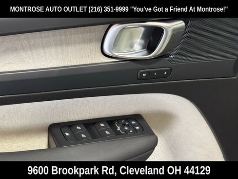 Used 2023 Volvo XC40 B5 Plus w/ Climate Package AWD/4WD image 12