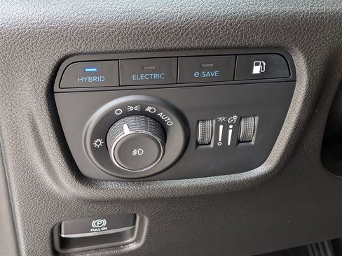 Used 2023 Jeep Grand Cherokee 4WD 4xe image 16