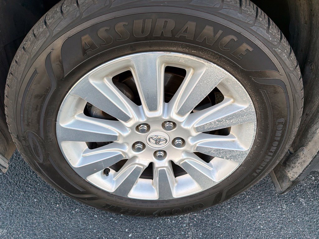 Used 2012 Toyota Sienna LE w/ Towing Pkg AWD/4WD image 12