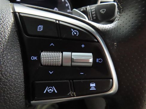 Used 2023 Genesis G70 2.0T image 22