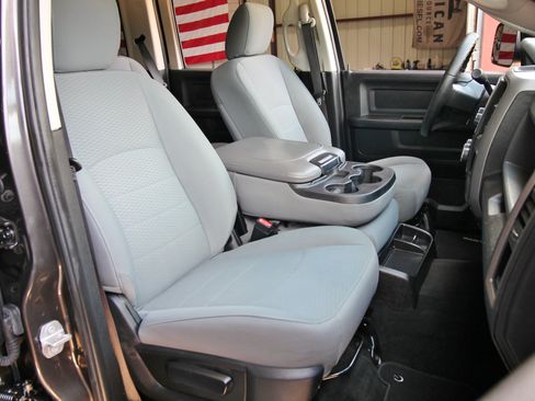 Used 2017 RAM 2500 Tradesman w/ Chrome Appearance Group AWD/4WD image 34