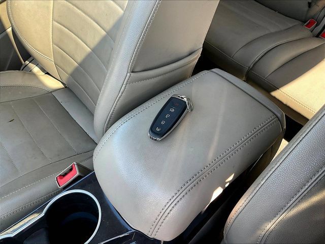 Used 2014 Ford Escape Titanium AWD/4WD image 32