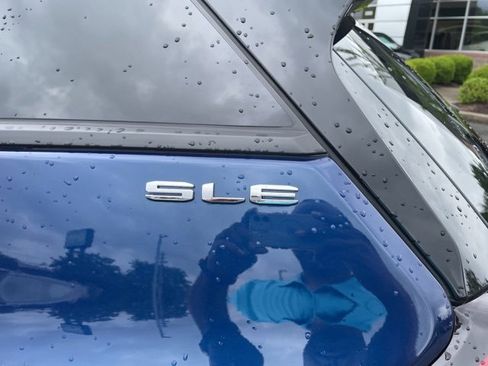 Used 2022 GMC Terrain SLE w/ Driver Convenience Package image 9