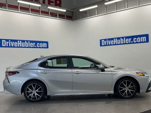 Used 2024 Toyota Camry SE FWD image 3